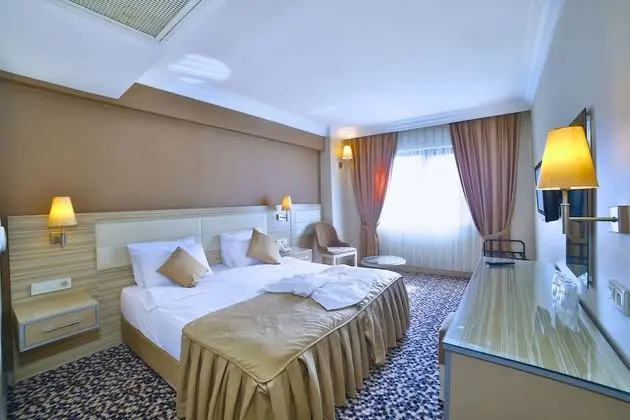 Tek Büyük veya İki Ayrı Yataklı Oda
