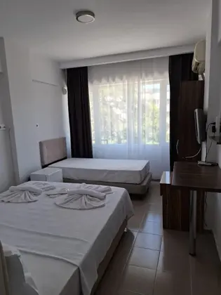 Havuz Manzaralı Standard Oda