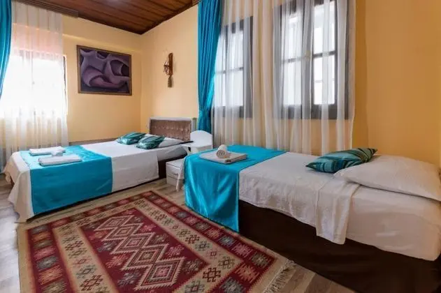 Triple, Şehir Manzaralı