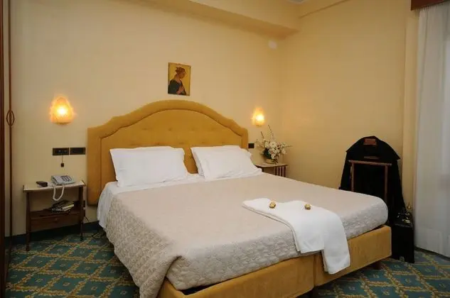 Comfort Tek Büyük veya İki Ayrı Yataklı Oda