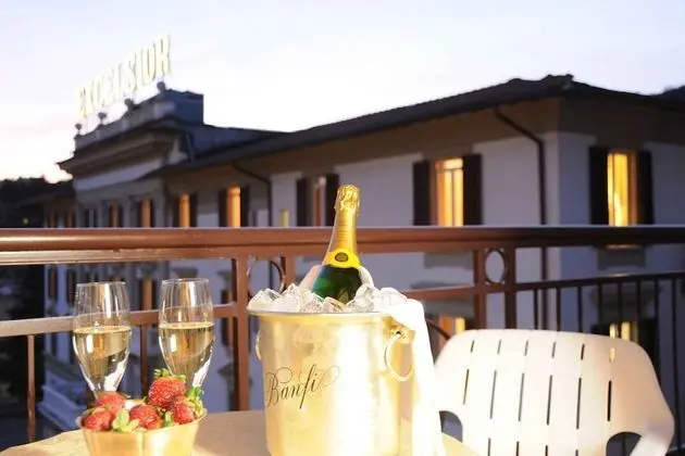 Comfort Tek Büyük veya İki Ayrı Yataklı Oda