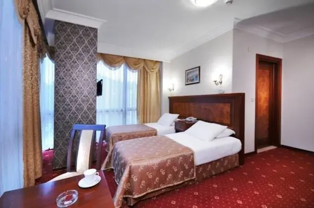 Çift Kişilik, Şehir Manzaralı