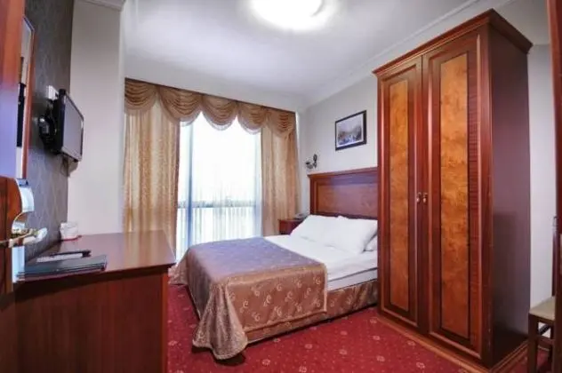 Çift Kişilik, Şehir Manzaralı