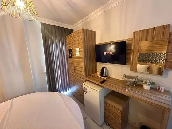 ROYAL DELUXE