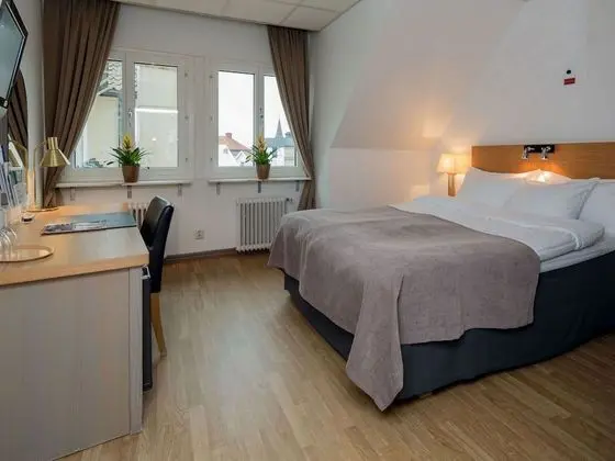 Classic Oda (1 queen bed 140 cm)