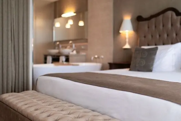Grand Suite, Lake View with balcony and terrace