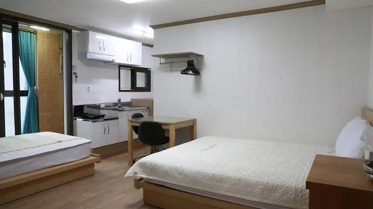 Studio (3 people)