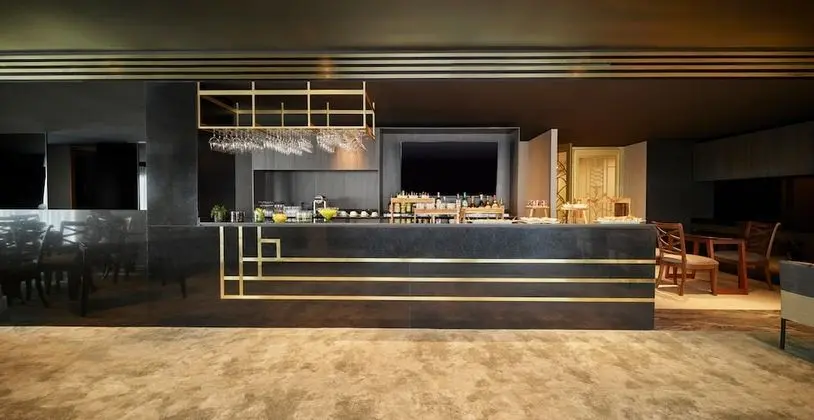 Grand Club, 1 King Park View