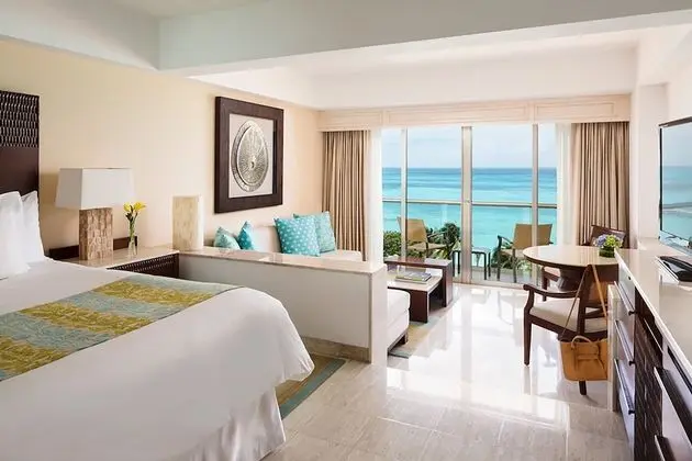 Ocean Front Suite Double (2 Queen)