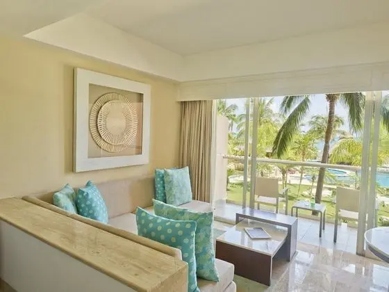 Ocean View Suite (1 King)