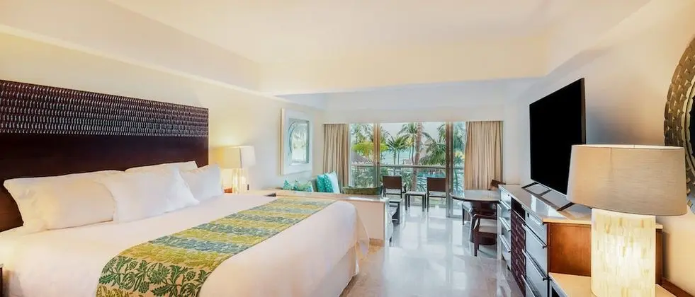 Ocean View Suite (1 King)
