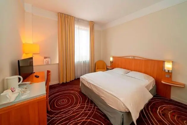 Comfort Tek Büyük Yataklı Oda