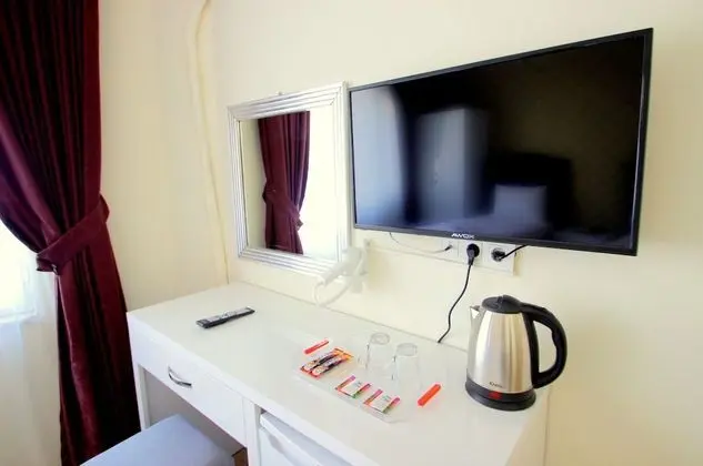 Basic Triple Room, City View