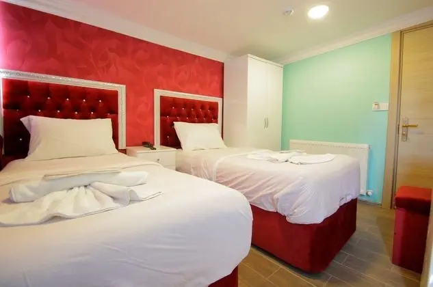 Basic Triple Room, City View