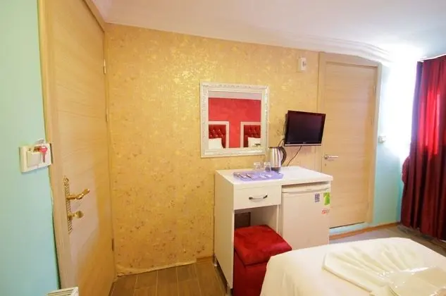 Basic Triple Room, City View