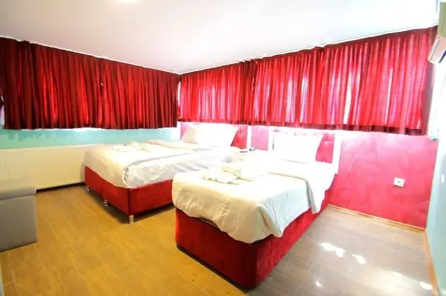 Basic Triple Room, City View