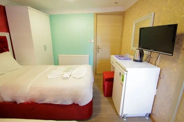 Basic Triple Room, City View