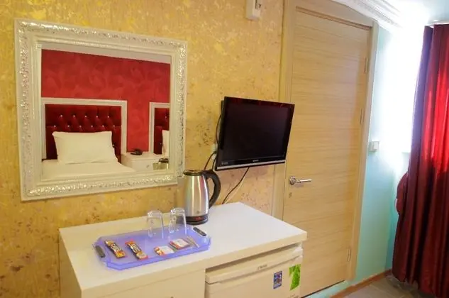 Basic Triple Room, City View