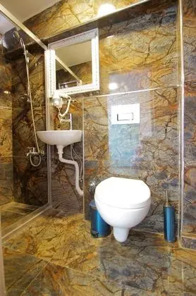 Basic Triple Room, City View