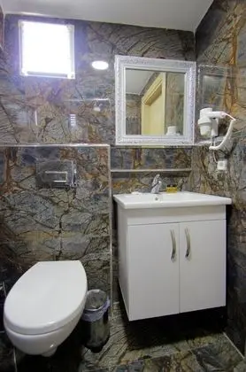 Basic Triple Room, City View