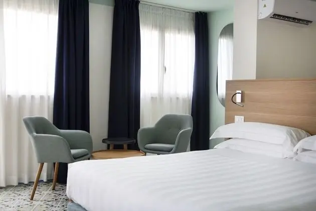 Junior Süit, Kısmi Deniz Manzaralı