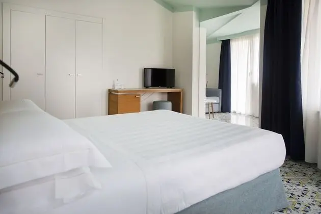 Junior Süit, Kısmi Deniz Manzaralı