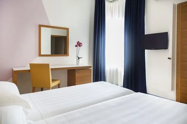 Standard Tek Büyük veya İki Ayrı Yataklı Oda, Deniz Manzaralı