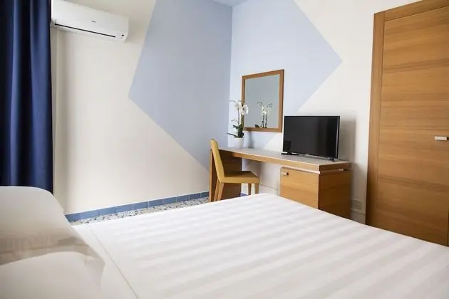 Standard Tek Büyük veya İki Ayrı Yataklı Oda, Deniz Manzaralı