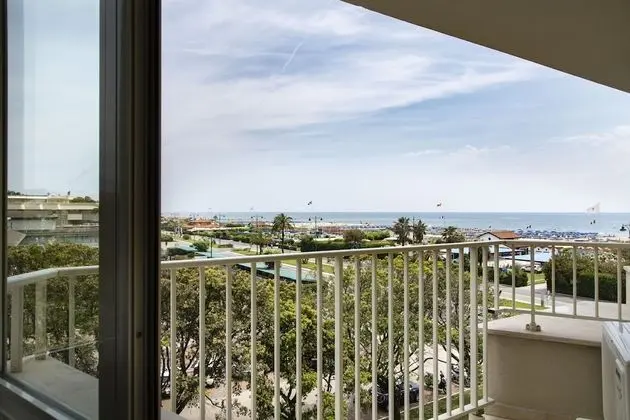 Standard Tek Büyük veya İki Ayrı Yataklı Oda, Deniz Manzaralı