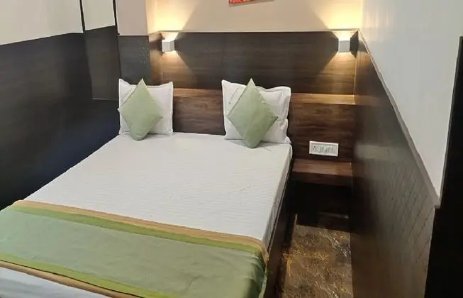 Premium Tek Büyük Yataklı Oda