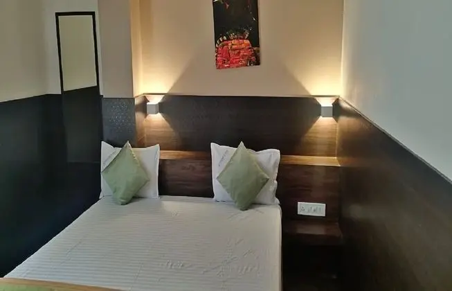 Premium Tek Büyük Yataklı Oda