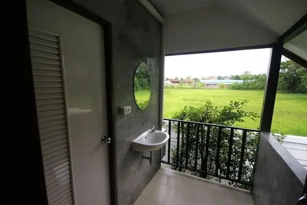 Kır Evi (Thai)