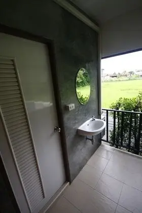 Kır Evi (Thai)