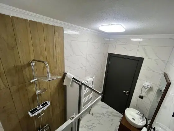 Standart Oda, Havuz ve Bahçe Manzaralı, Balkonlu