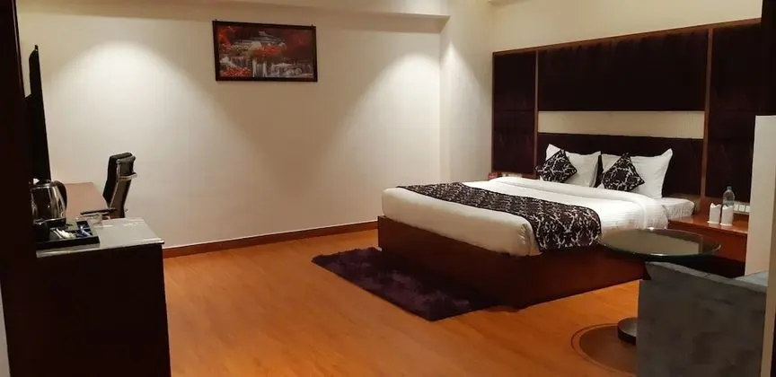 Deluxe Tek Büyük Yataklı Oda