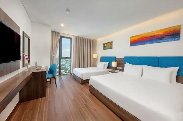 Deluxe Üç Kişilik Oda, Şehir Manzaralı