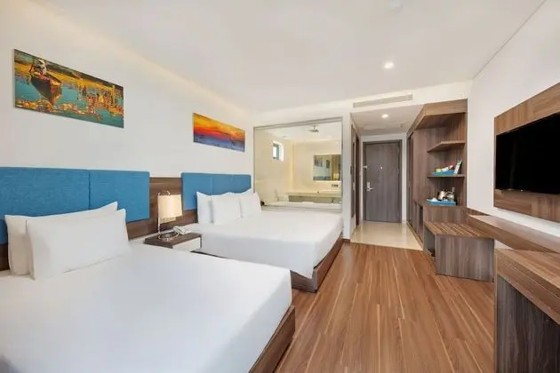Deluxe Üç Kişilik Oda, Şehir Manzaralı