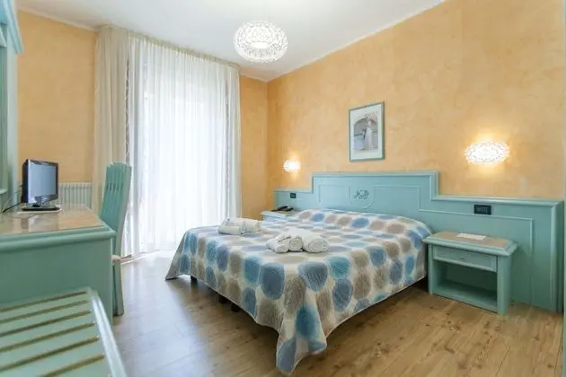 Comfort Tek Büyük veya İki Ayrı Yataklı Oda