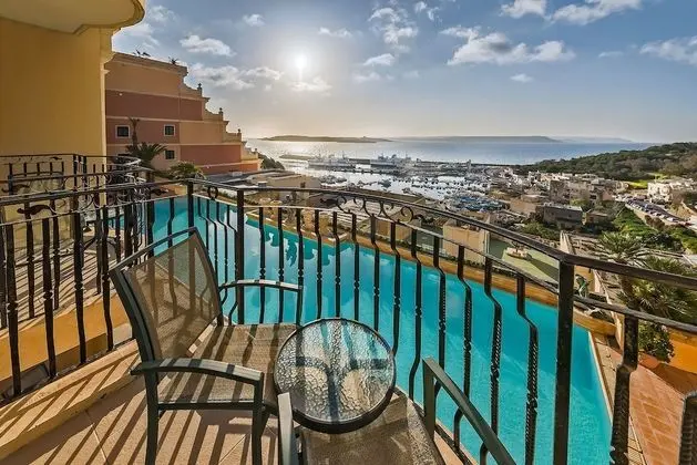 Superior Oda, Balkon, Deniz Manzaralı