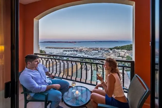 Superior Oda, Balkon, Deniz Manzaralı