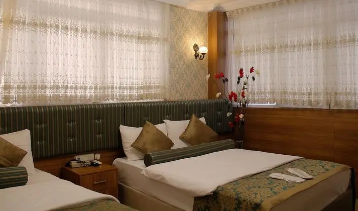 Üç Kişilik Oda
