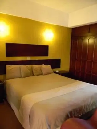 Basic Oda, 1 En Büyük (King) Boy Yatak, Şehir Manzaralı