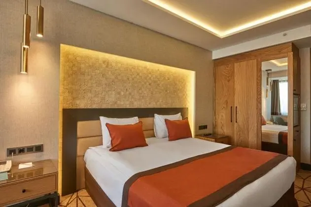 Çift Kişilik, Şehir Manzaralı