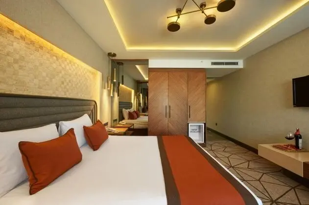 Çift Kişilik, Şehir Manzaralı