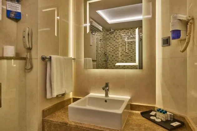 Çift Kişilik, Şehir Manzaralı