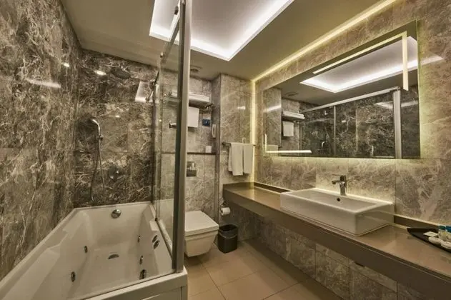Tek Kişilik, Şehir Manzaralı