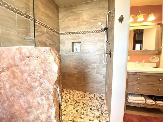 Luxury Oda