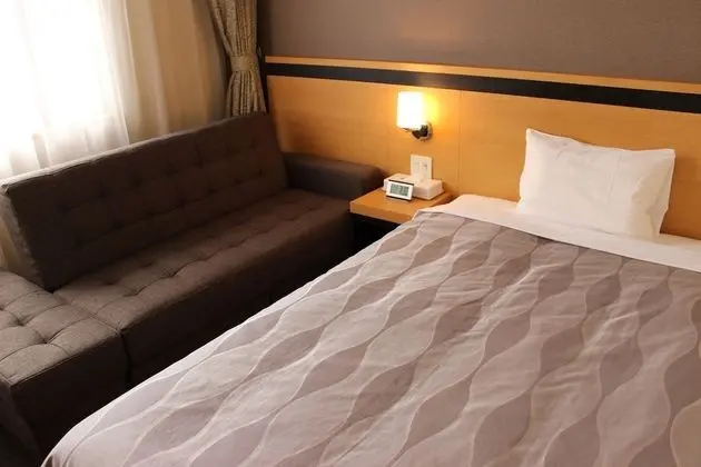 Tek Kişilik Oda, Sigara İçilebilir