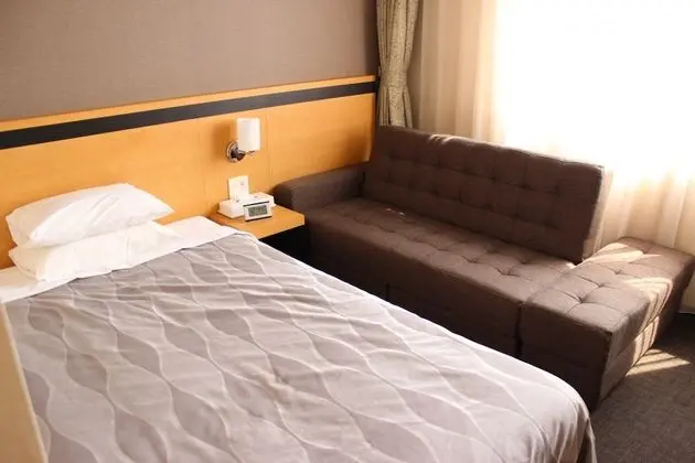 Tek Kişilik Oda, Sigara İçilebilir