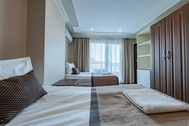 Standard Family Park Manzaralı Aile Odası
